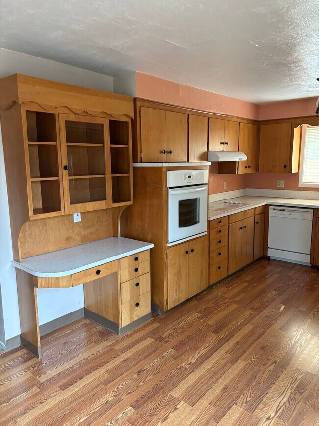 Building Photo - SD-0111 Cottage St Triplex
