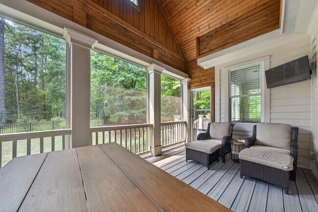 Building Photo - 1000 Fairway Ridge Rd