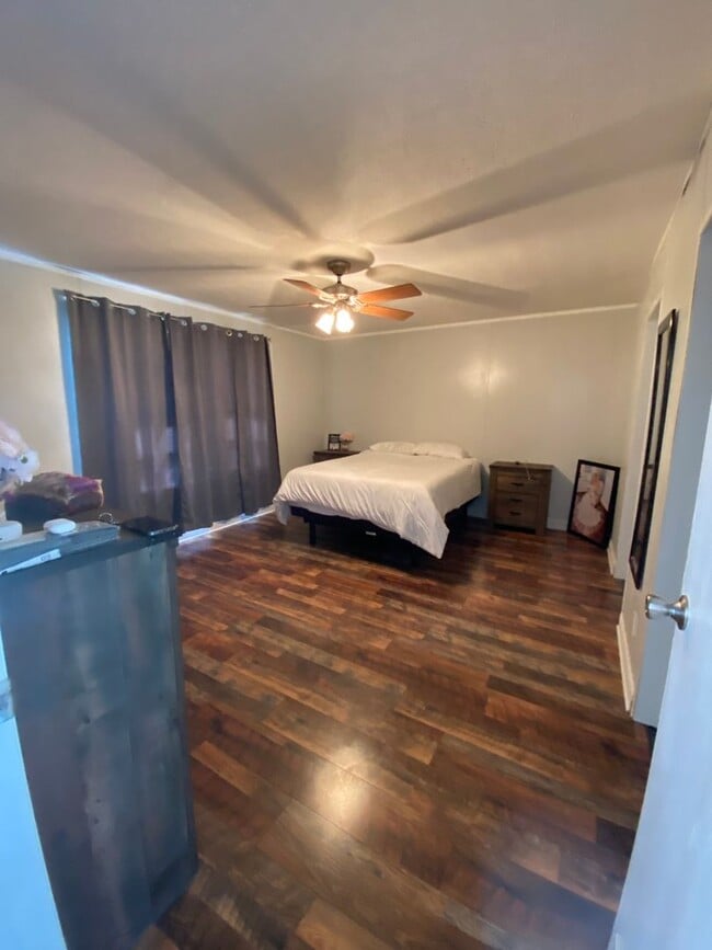 Building Photo - FOR RENT - Love the country?  Love to hunt?  If so, this one is for you!