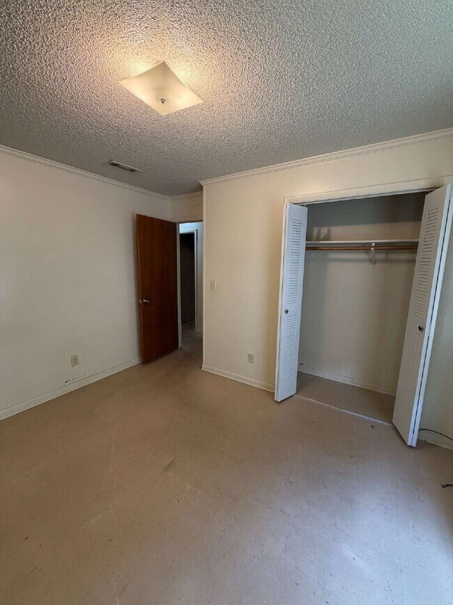 Building Photo - Available for rent, Midland City Apartment!