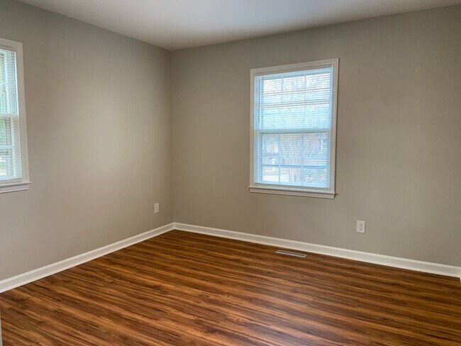 Building Photo - 3 BR House near Guilford College w/ Garage