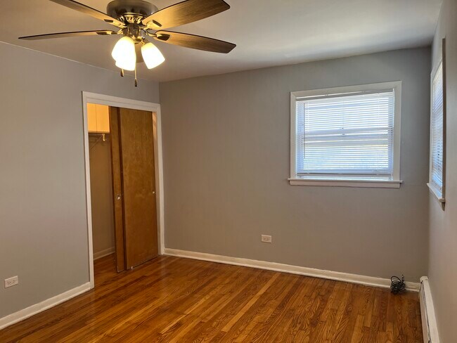 Building Photo - 3601 W 79th St