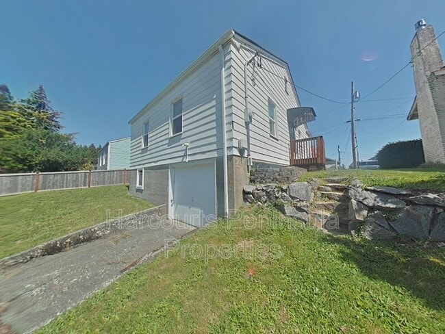 Building Photo - 1011 N Rainier Ave