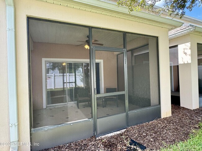 Building Photo - 580 Crystal Way