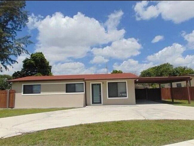 Building Photo - 15700 NW 39th Pl