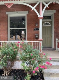 Building Photo - 232 Muench St