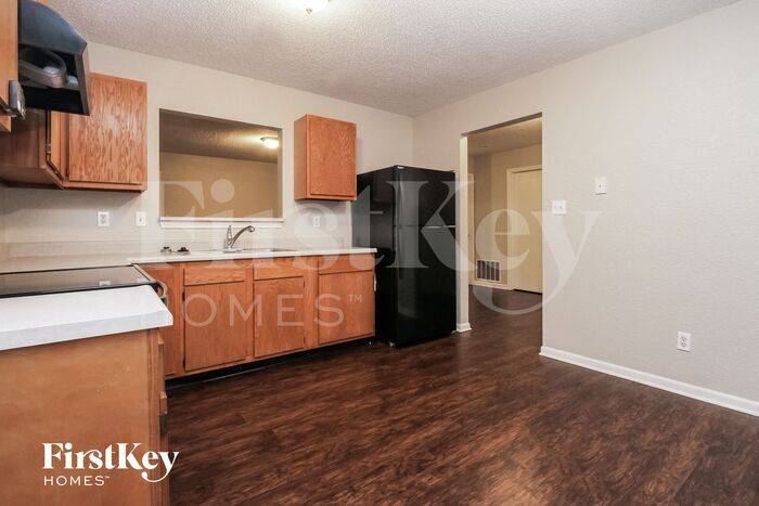 Building Photo - 4041 Magnolia Dr