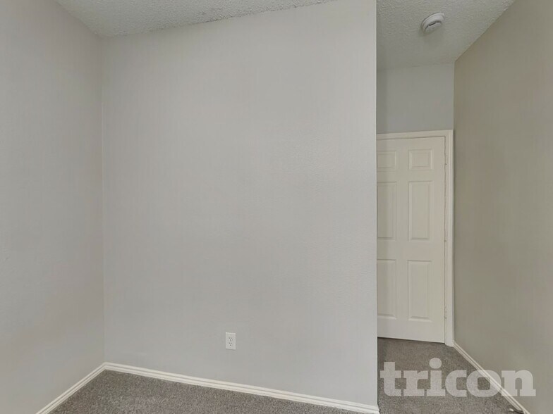 Building Photo - 6313 Downeast Dr