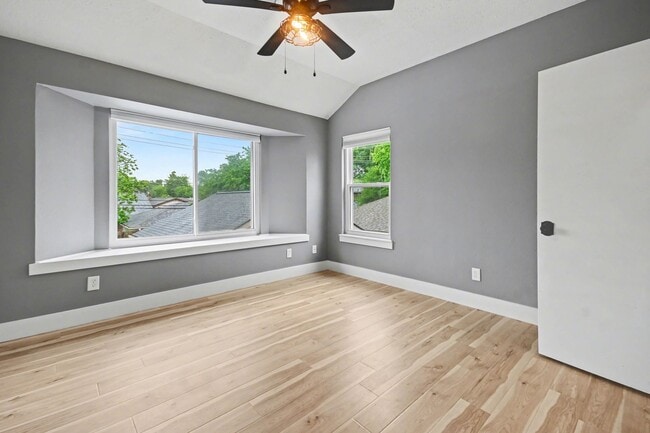 Building Photo - 522 Crestwood Dr