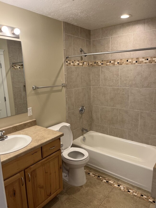 Building Photo - 3375 S Riviera Dr