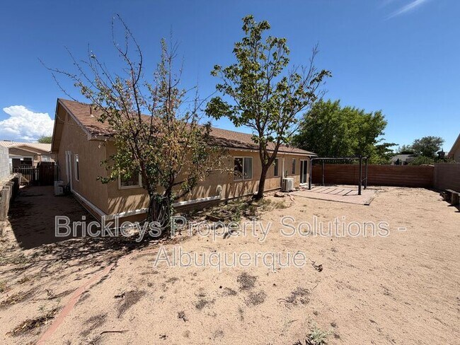Building Photo - 1405 Secret Valley Dr SW