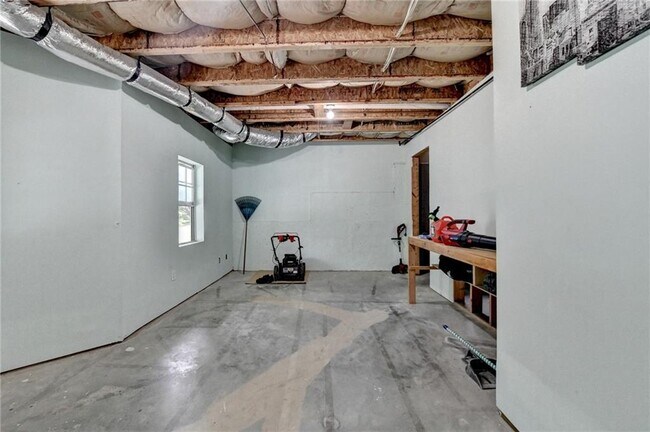 Building Photo - 2455 Kirkstone Dr
