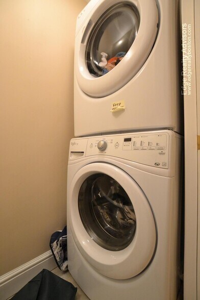 Building Photo - 6 Cummings Rd