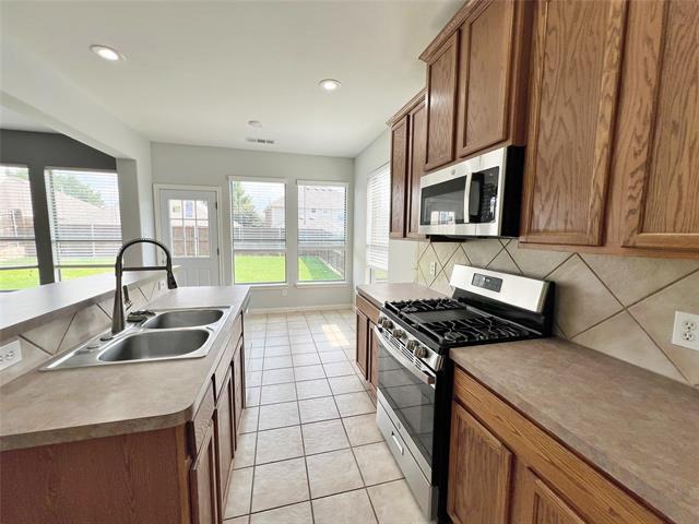 Building Photo - 5213 Birchwood Dr