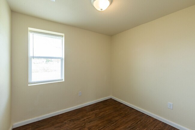 Building Photo - 3 Bed | 2 Bath in Coweta!