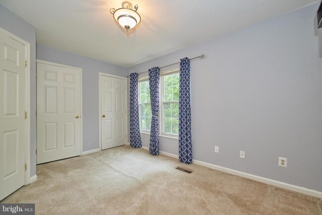 Building Photo - 6633 Skylemar Trail