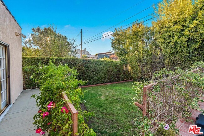 Building Photo - 10497 Kinnard Ave