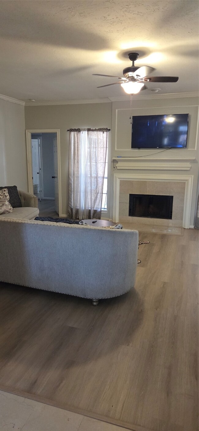 Building Photo - 15407 Chestnut Falls Dr