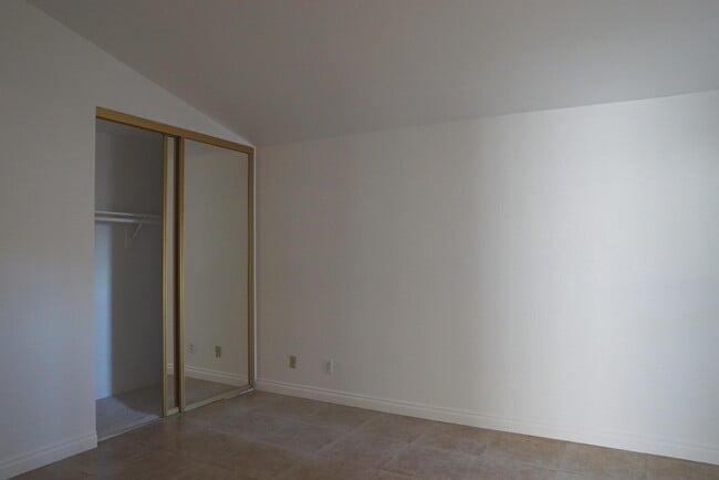 Building Photo - 43917 Cll Las Brisas W