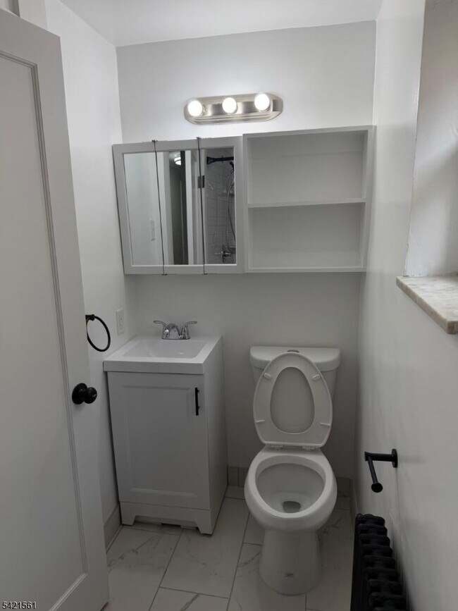 Building Photo - 305 Millburn Ave