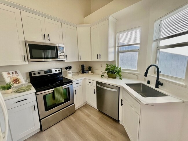 Building Photo - Remodeled 3 Bedroom Home for Rent in Rocklin