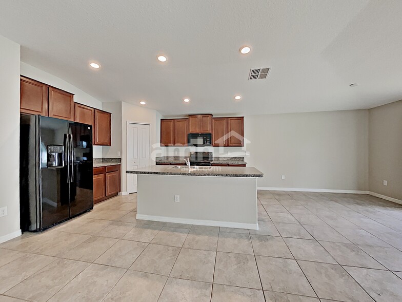 Building Photo - 10132 Carloway Hills Dr