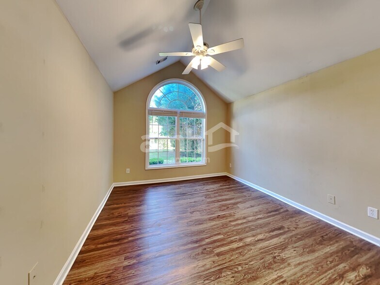 Building Photo - 859 Castlebottom Dr