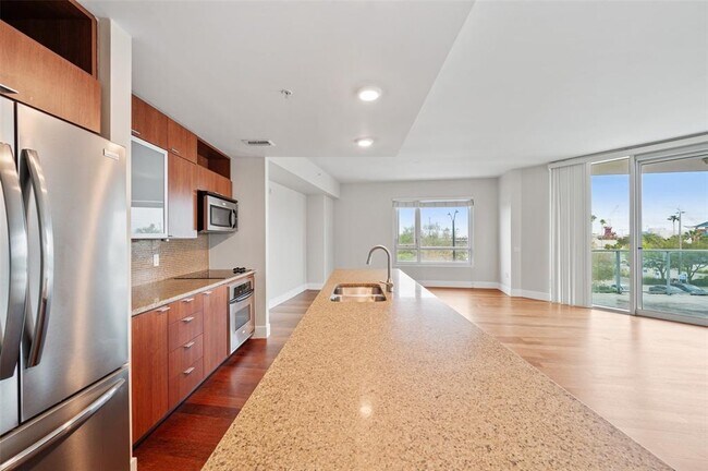 Building Photo - 912 Channelside Dr
