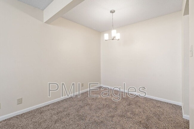 Building Photo - 263 White Oak Rd