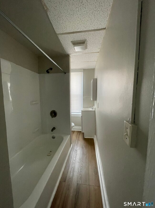 Building Photo - 45 Frank St