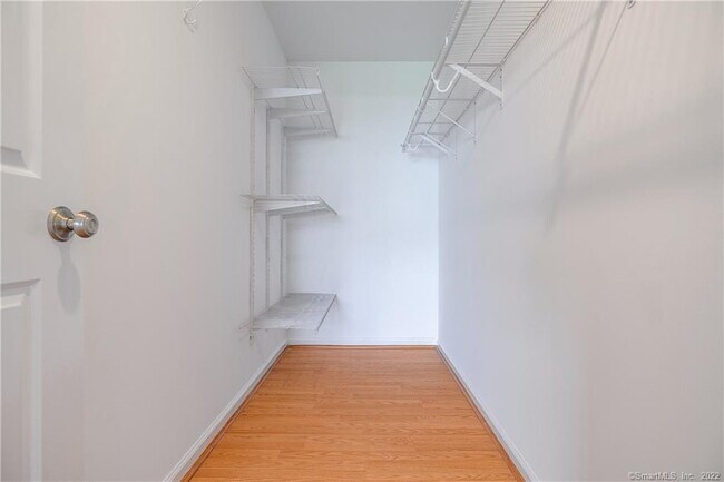 Building Photo - 123 Willow Springs