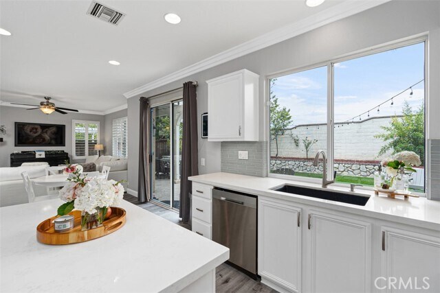 Building Photo - 19 Radiance Ln