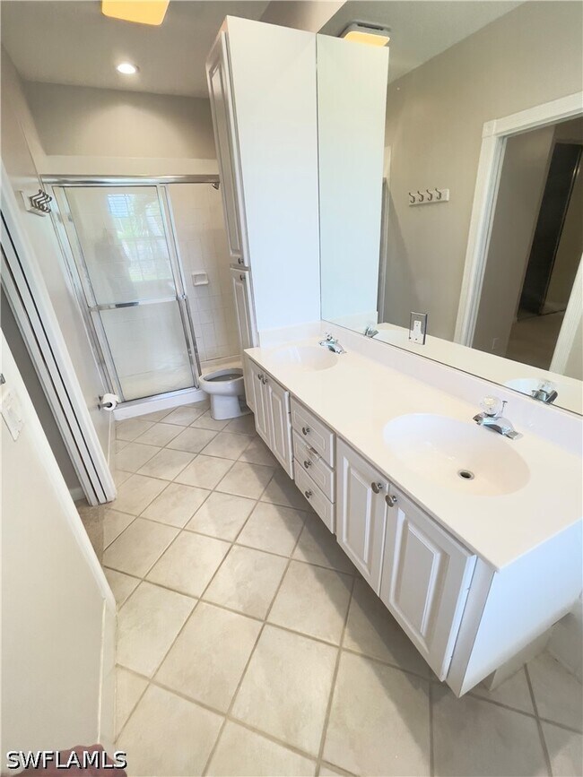 Building Photo - 5669 Cove Cir