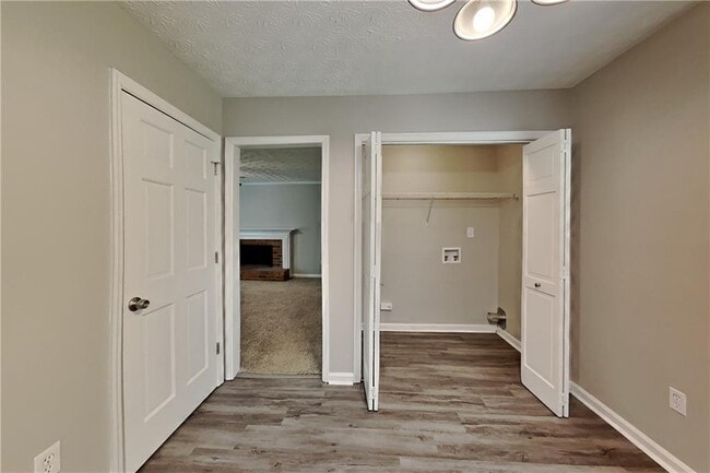 Building Photo - 1311 Bustling Ln SW