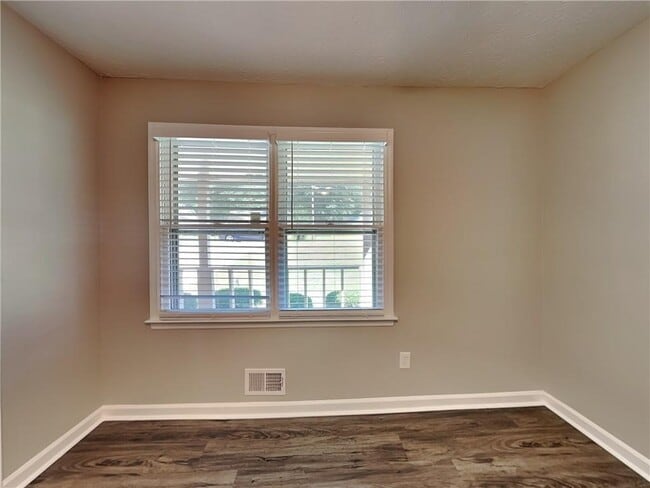 Building Photo - 1464 Cherry Hill Rd SW
