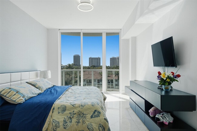 Building Photo - 3030 NE 188th St