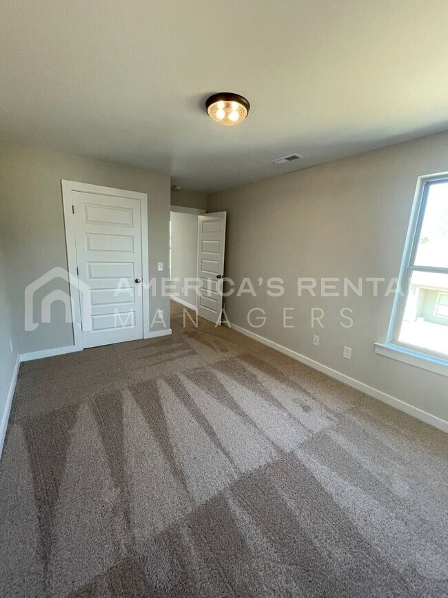 Building Photo - Home for Rent in Cullman, AL!! Available to View Now!!!