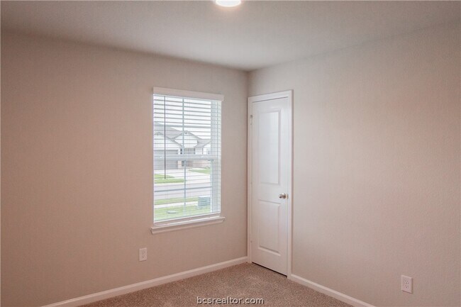 Building Photo - 10649 Knox Lndg Dr