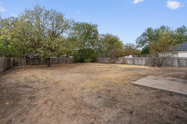 Building Photo - 716 Camp Fire Trail