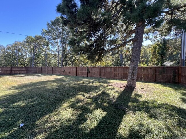 Building Photo - 9019 N Rodney Parham Rd