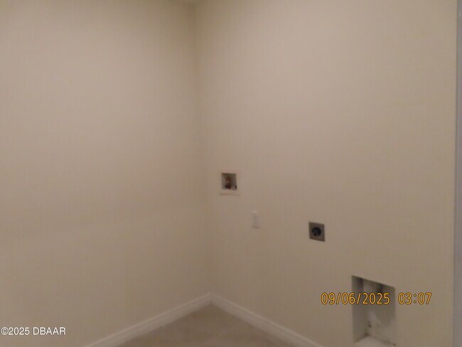 Building Photo - 35 Caballero Ct