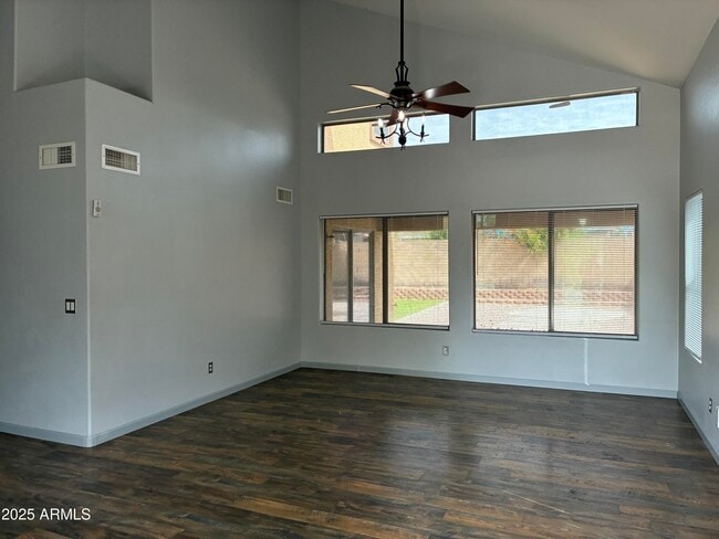 Building Photo - 25550 W Pioneer St