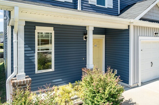 Building Photo - 39 Schoolhouse Wy