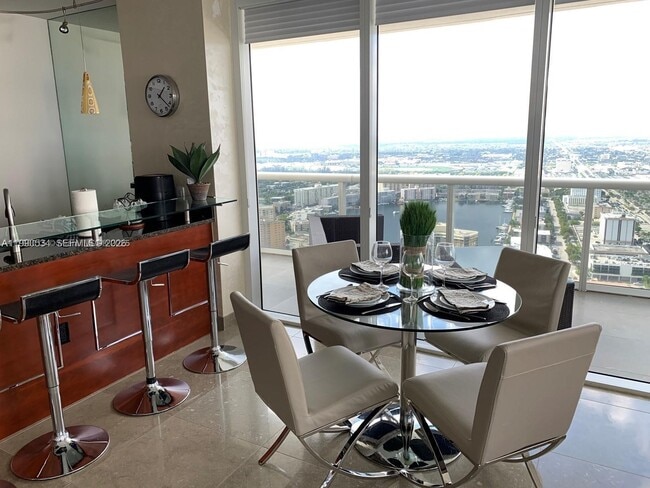 Building Photo - 1830 S Ocean Dr