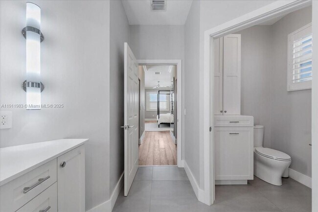 Building Photo - 5235 SW 171st Ave