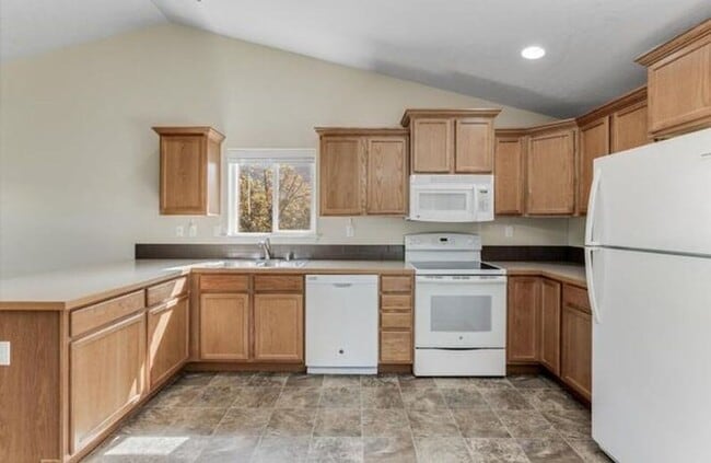 Building Photo - 3525 W 10th Ct