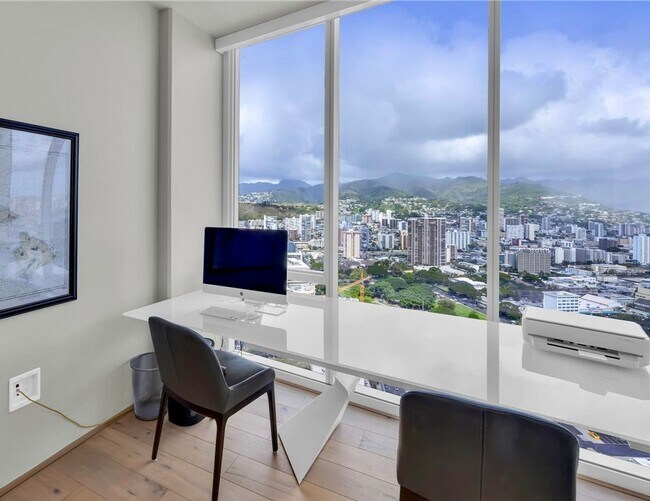 Building Photo - Spectacular 3 bedroom 3 bath Penthouse in the Kakaako Area