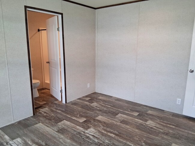 Building Photo - 2121 Panhandle Rd