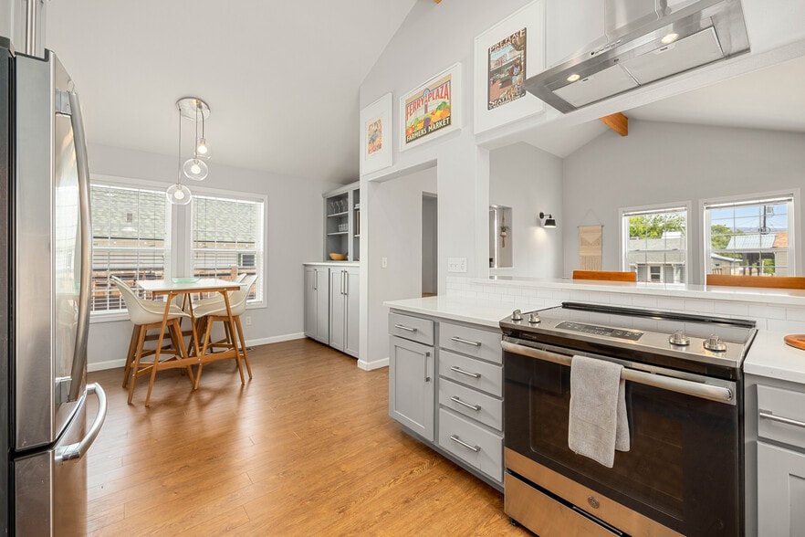 Building Photo - 244 N Emerson Ave