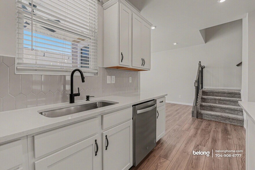 Building Photo - 416 Burr St